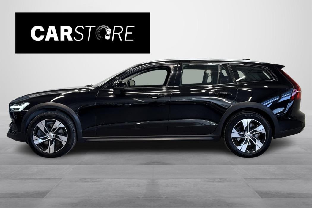 Volvo V60 Cross Country 2023