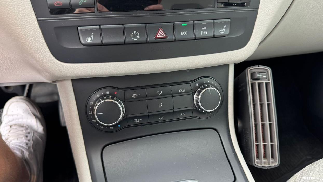 Mercedes-Benz B 2012