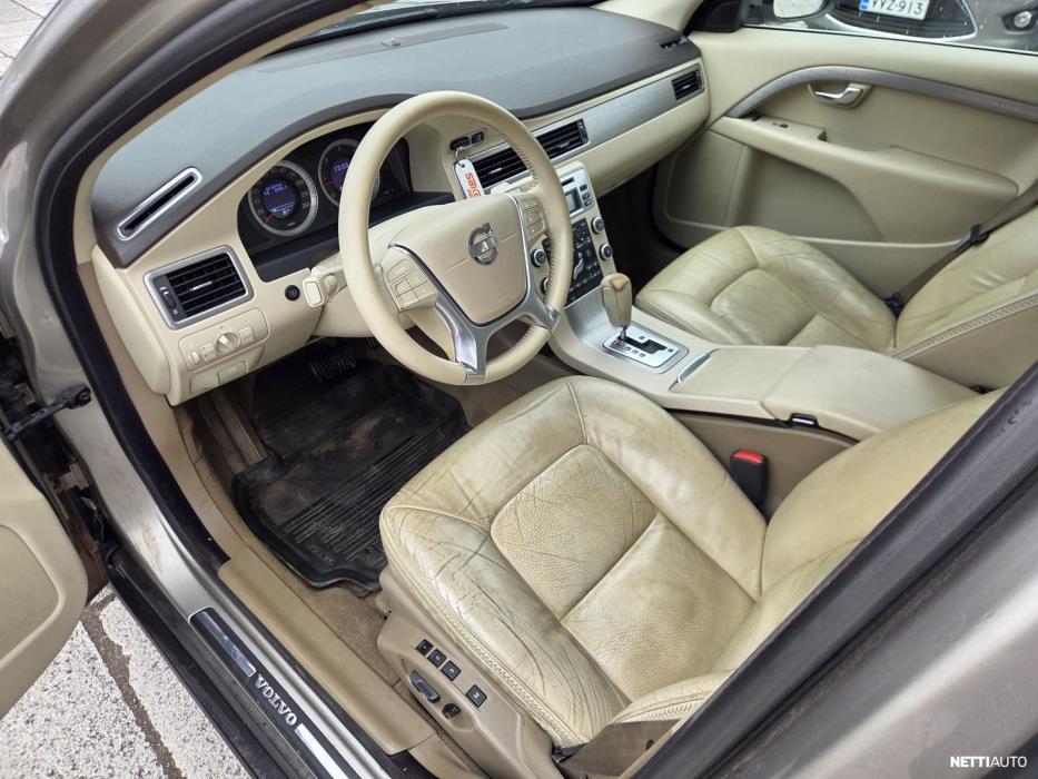 Volvo XC70 2010