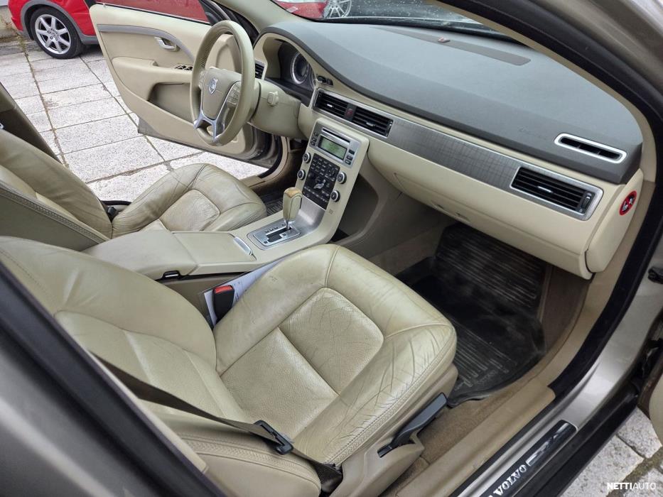 Volvo XC70 2010