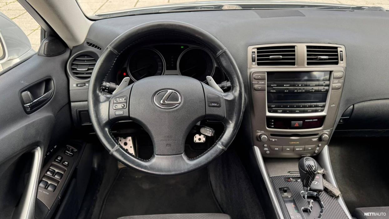 Lexus IS 2006