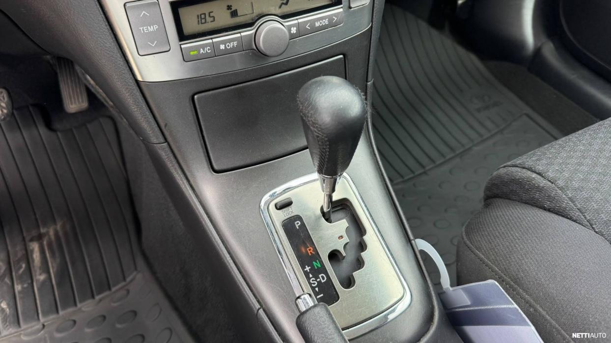 Toyota Avensis 2005