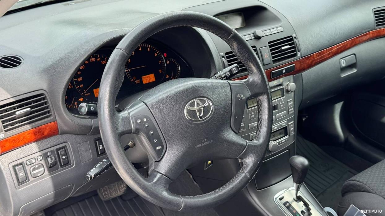 Toyota Avensis 2005