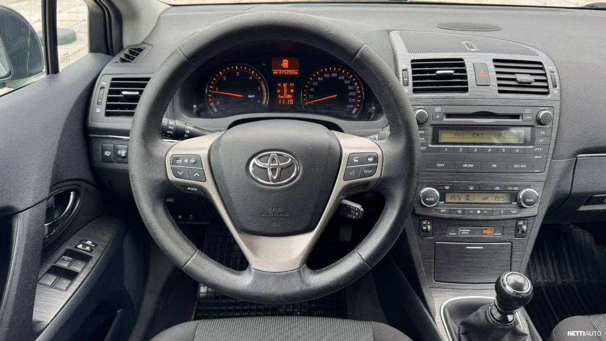 Toyota Avensis 2010