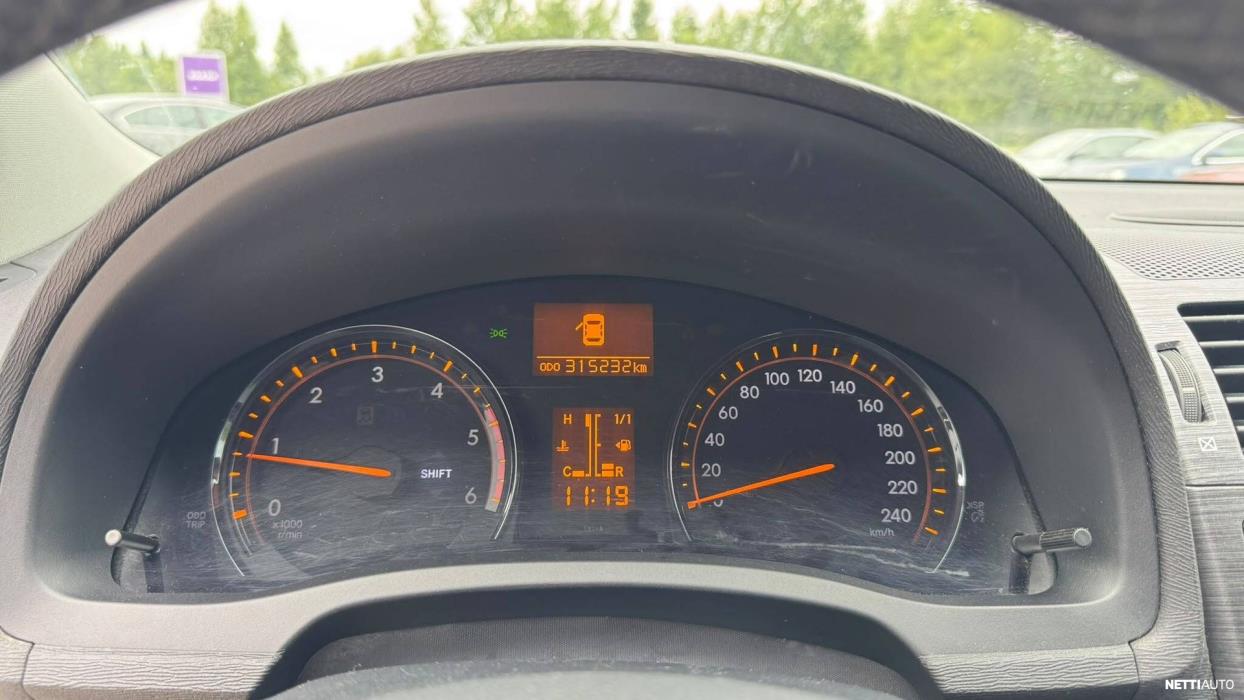 Toyota Avensis 2010