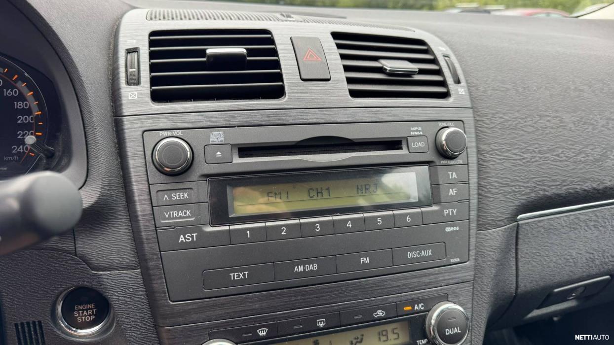 Toyota Avensis 2010