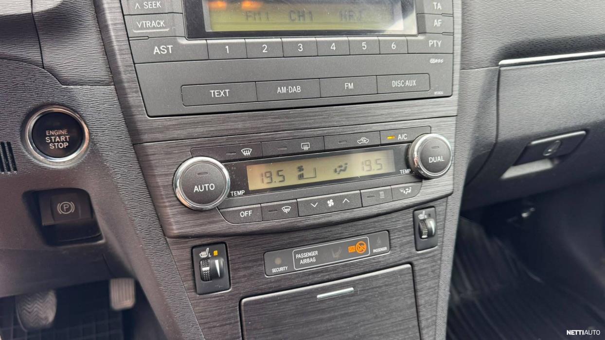 Toyota Avensis 2010