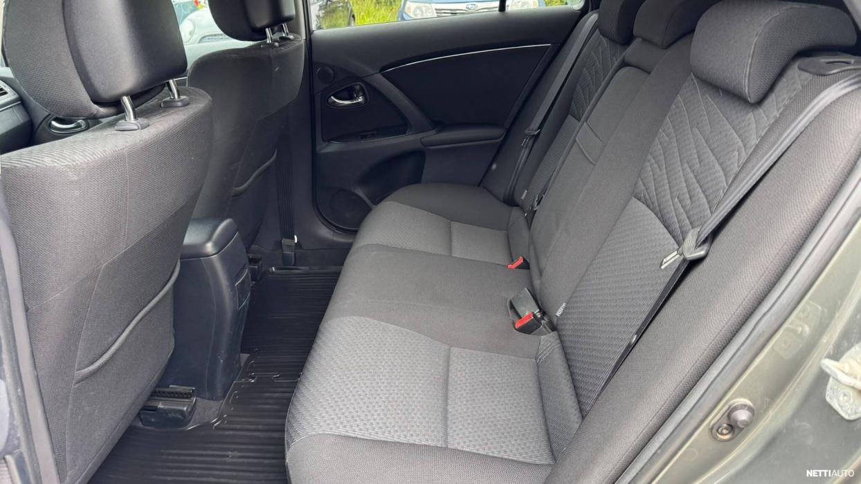 Toyota Avensis 2010