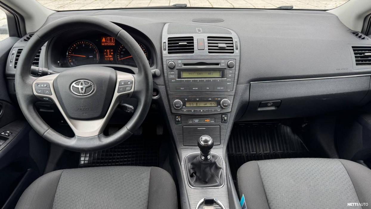 Toyota Avensis 2010