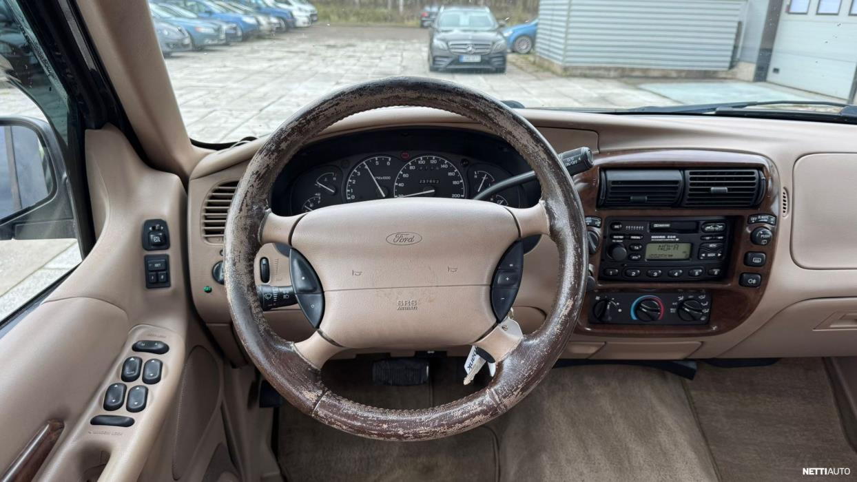 Ford Explorer 2000