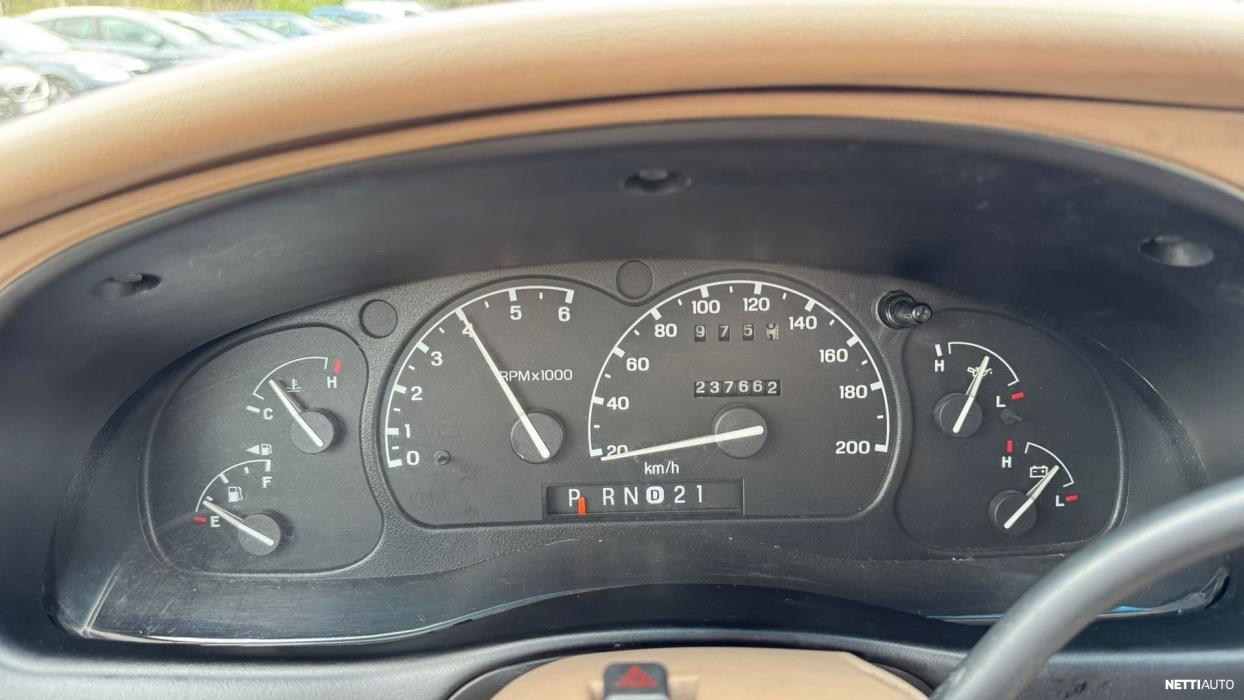 Ford Explorer 2000