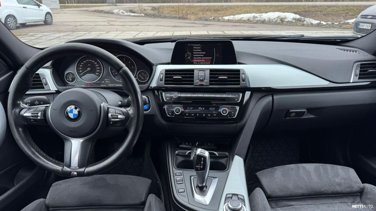BMW 318 2016