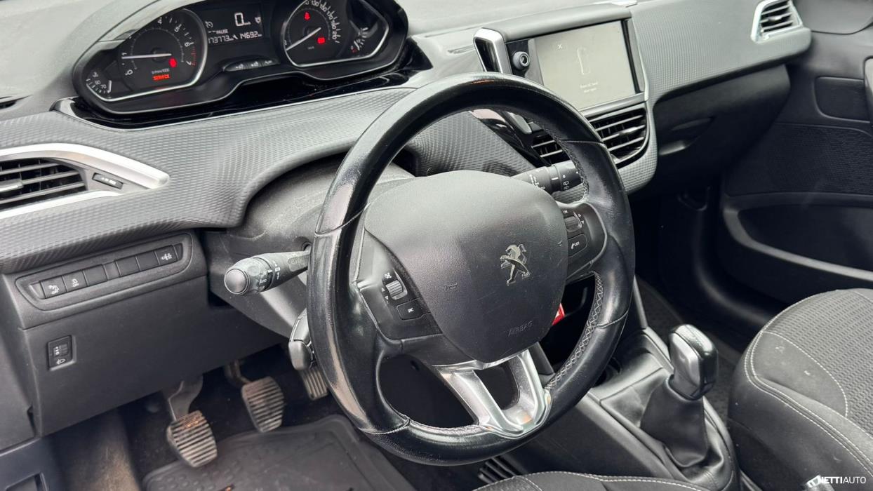 Peugeot 208 2016
