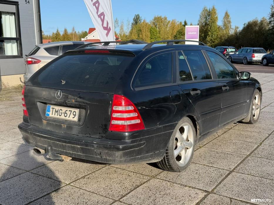 Mercedes-Benz C 2004