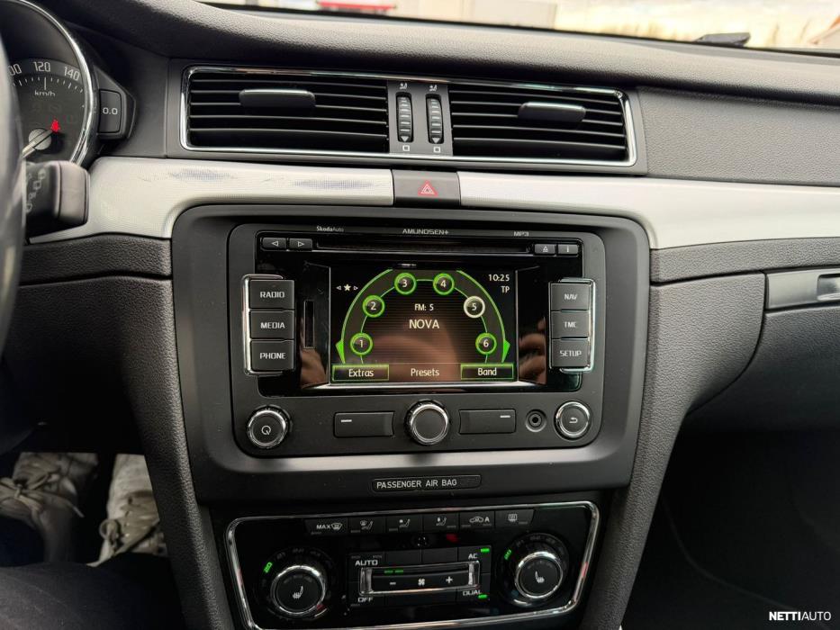 Skoda Superb 2012