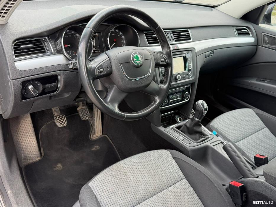 Skoda Superb 2012