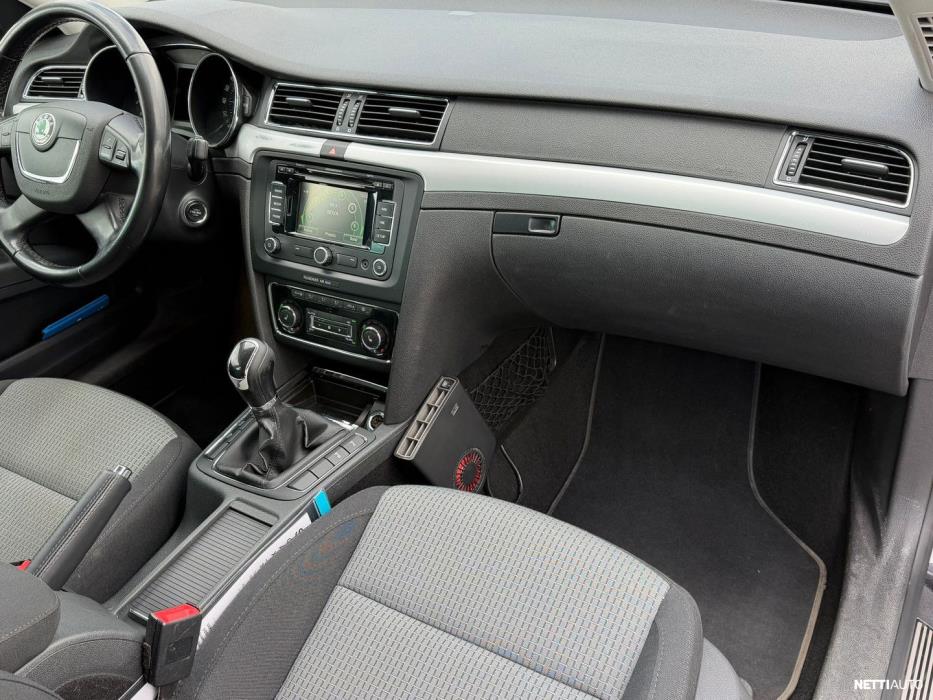 Skoda Superb 2012