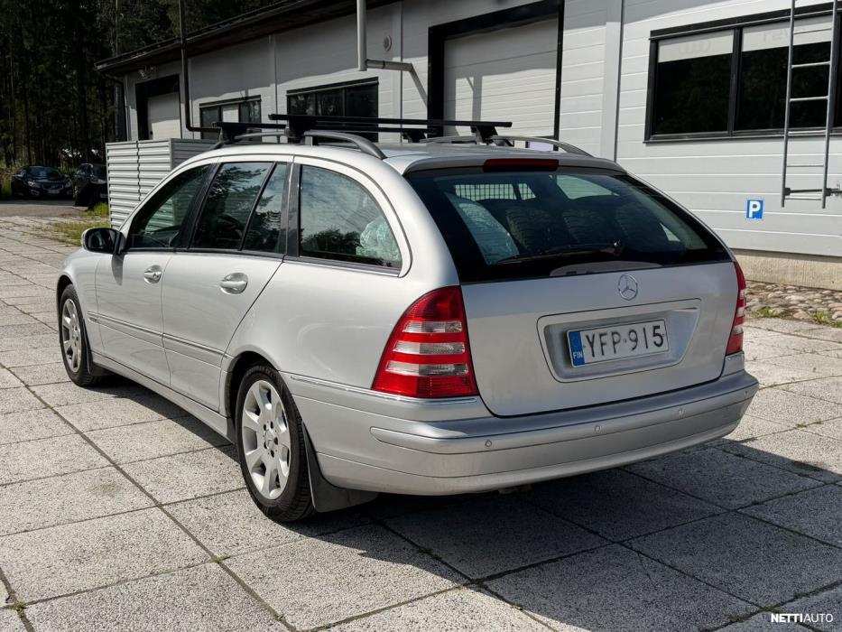 Mercedes-Benz C 2005