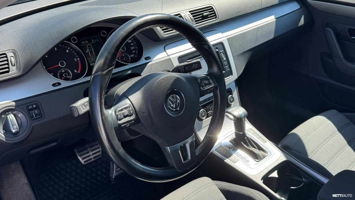 Volkswagen Passat CC 2011