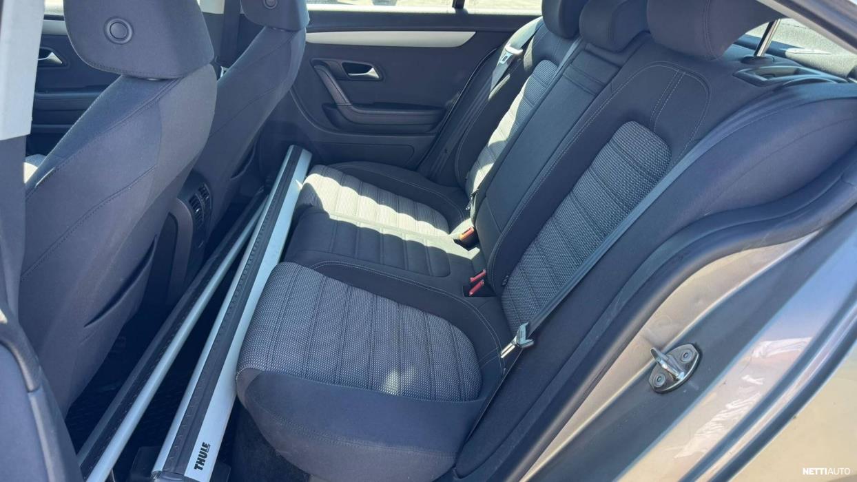 Volkswagen Passat CC 2011