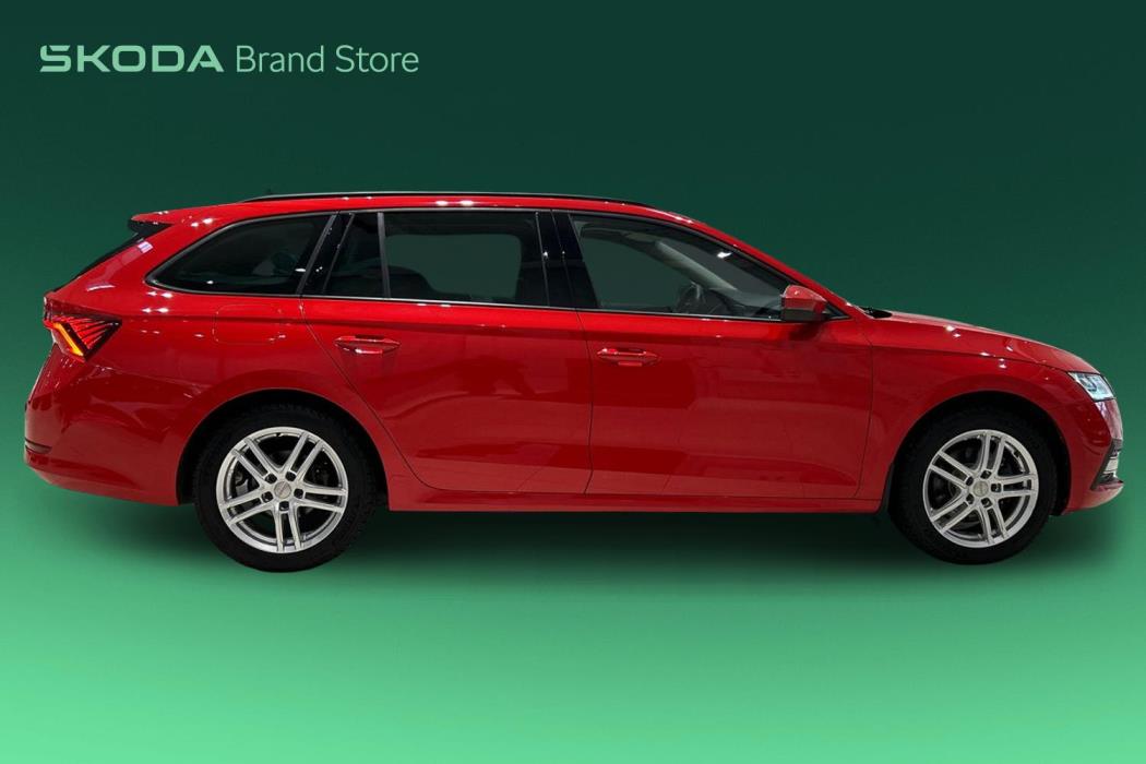 SKODA Octavia Combi A8 2021
