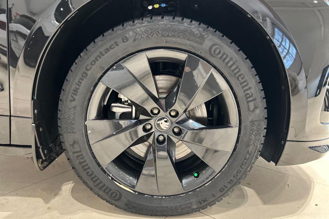 SKODA Enyaq 2025
