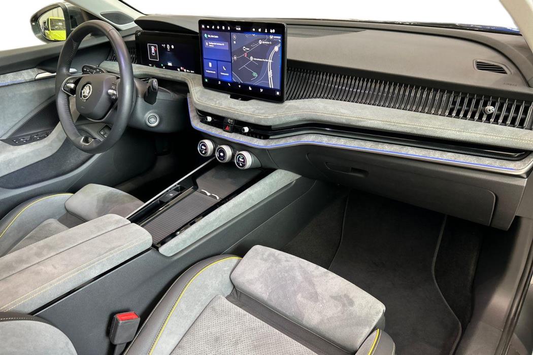 SKODA SUPERB 2024