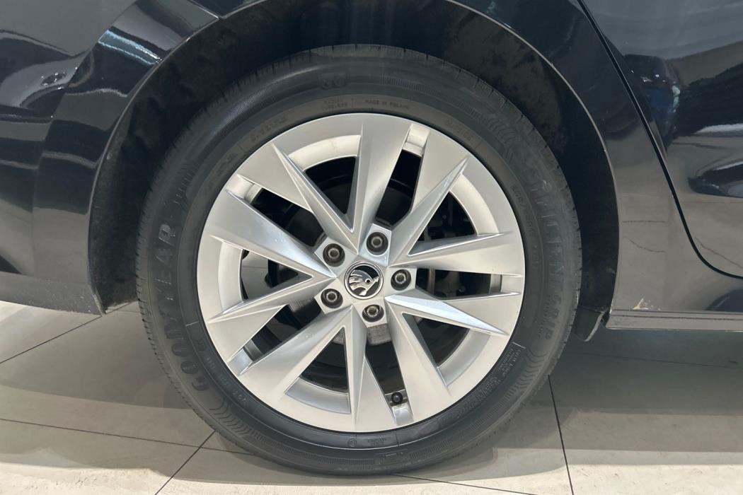 SKODA Octavia 2023