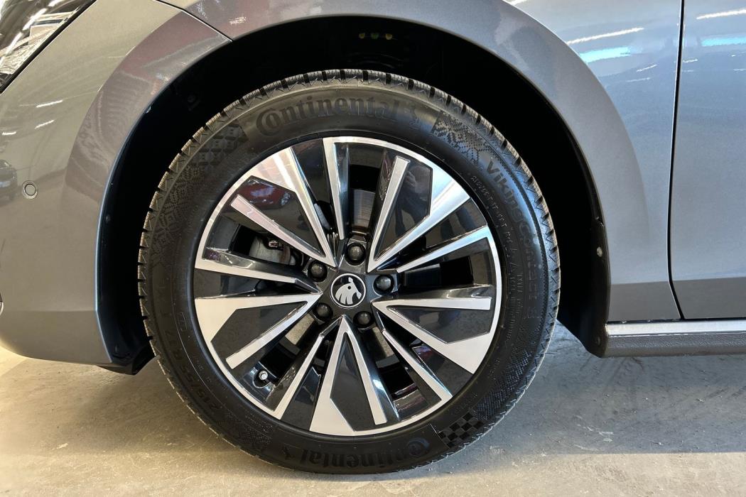 SKODA SUPERB 2025