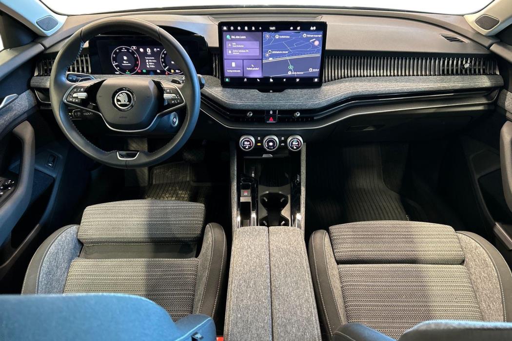 SKODA SUPERB 2025