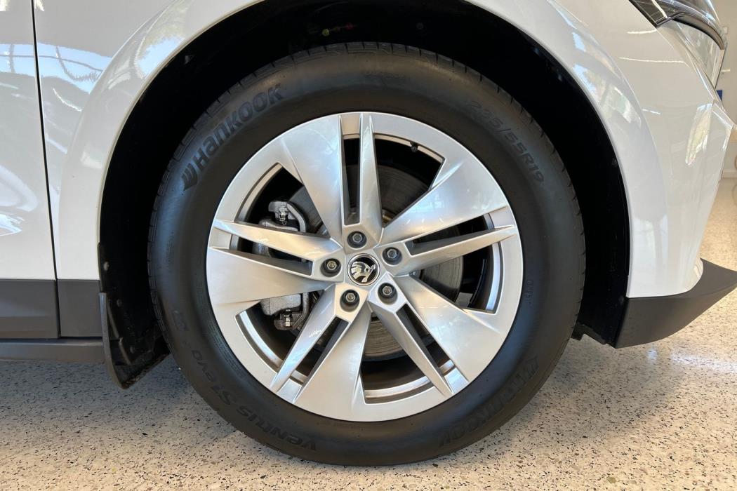 SKODA Enyaq 2023