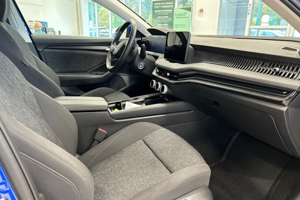 SKODA Superb 2025