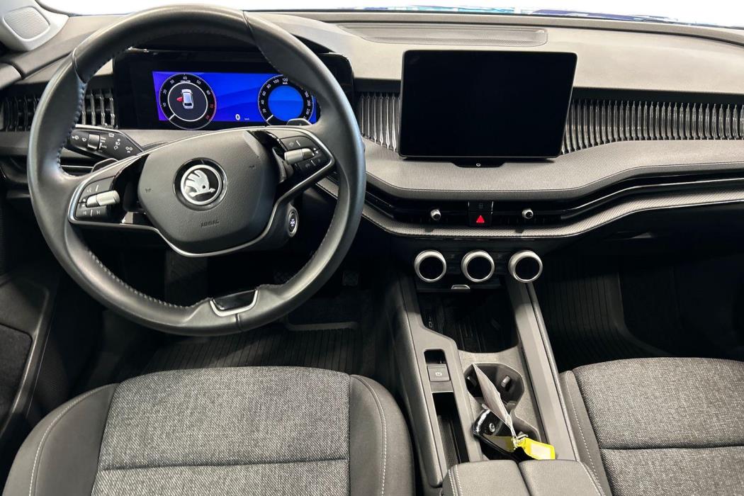 SKODA Superb 2025