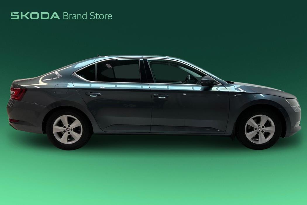 SKODA SUPERB 2016