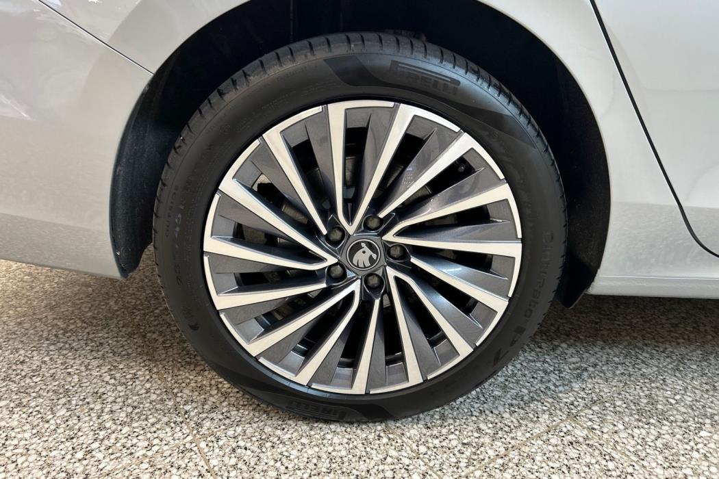 Skoda Superb 2025