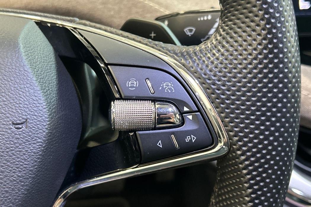 SKODA Enyaq 2023