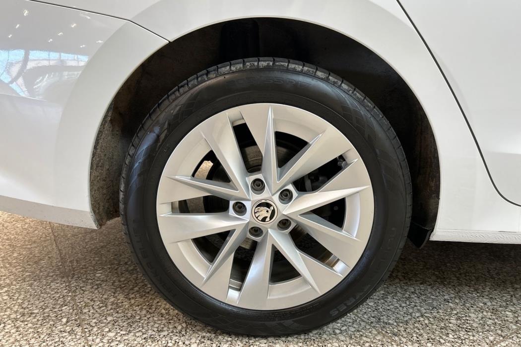 SKODA Octavia 2024