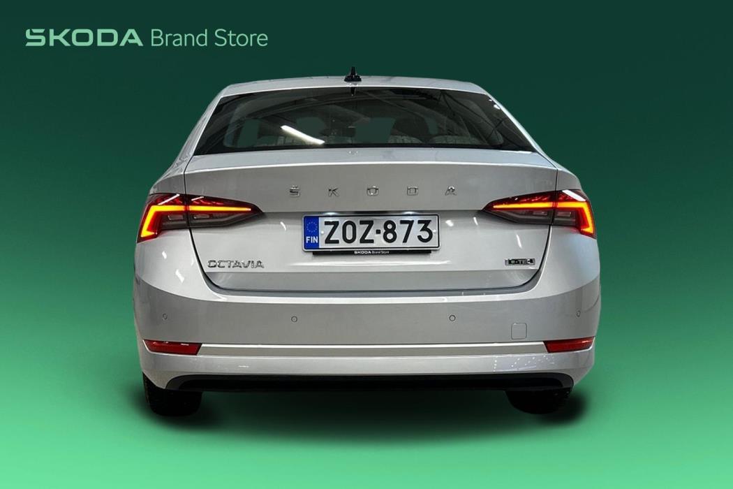 SKODA OCTAVIA 2023