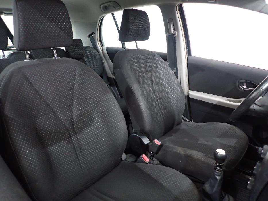 TOYOTA YARIS 2011