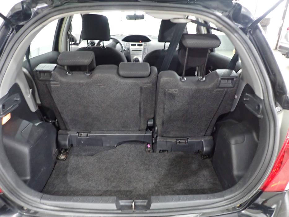 TOYOTA YARIS 2011