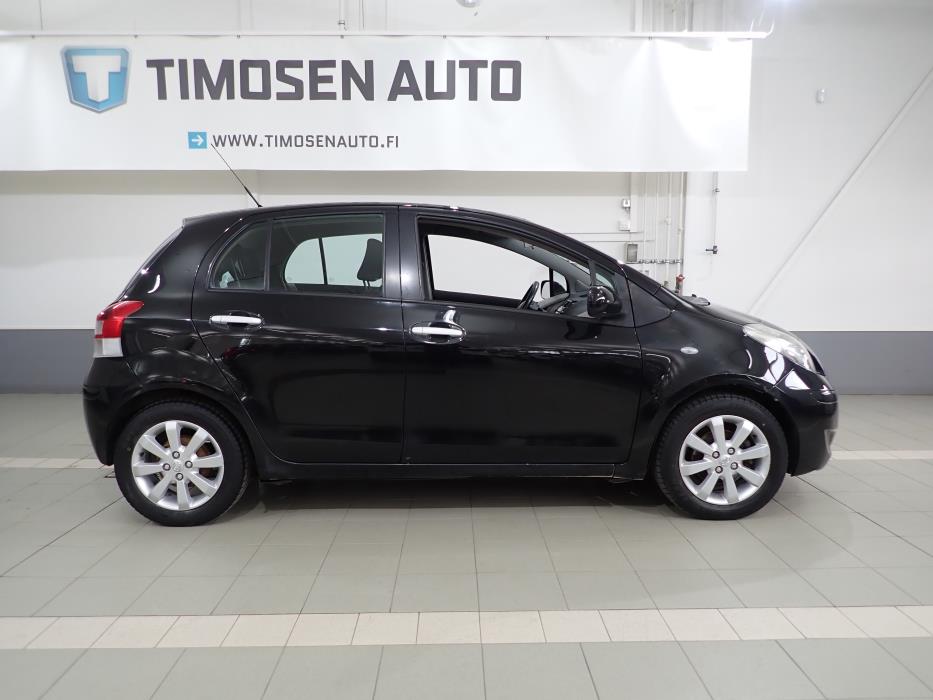 TOYOTA YARIS 2011