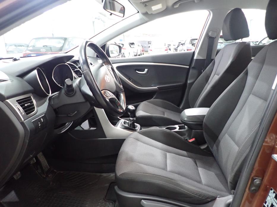 HYUNDAI i30 5d 2013