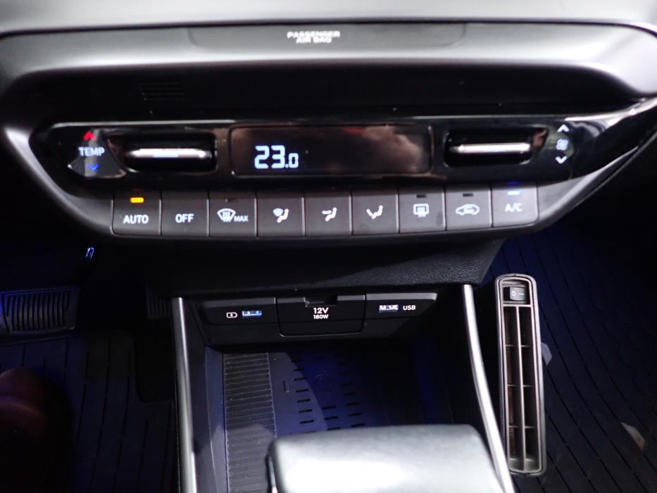 HYUNDAI i20 Hatchback 2021