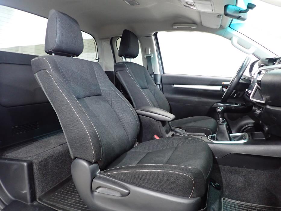 TOYOTA HILUX 2022
