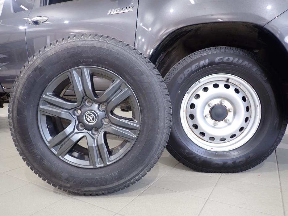 TOYOTA HILUX 2022