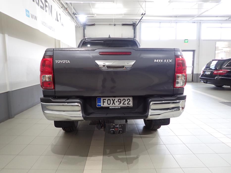 TOYOTA HILUX 2022