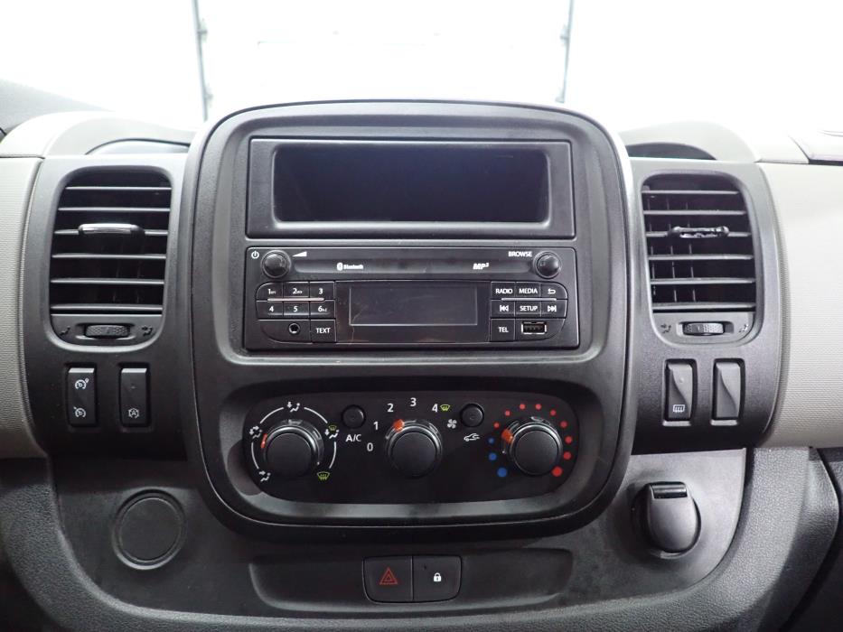NISSAN NV300 2018