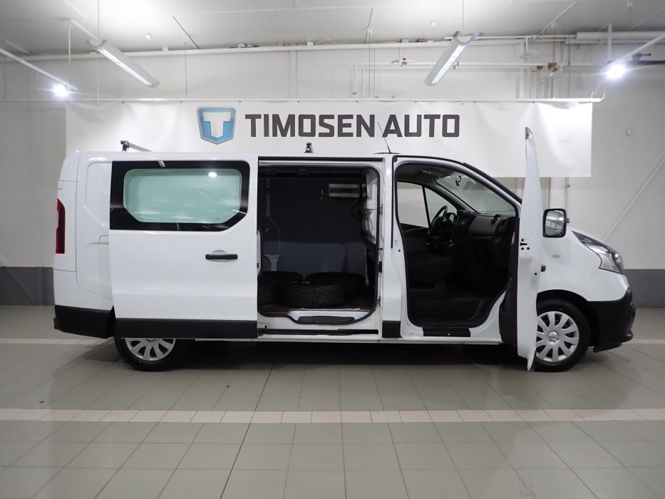 NISSAN NV300 2018