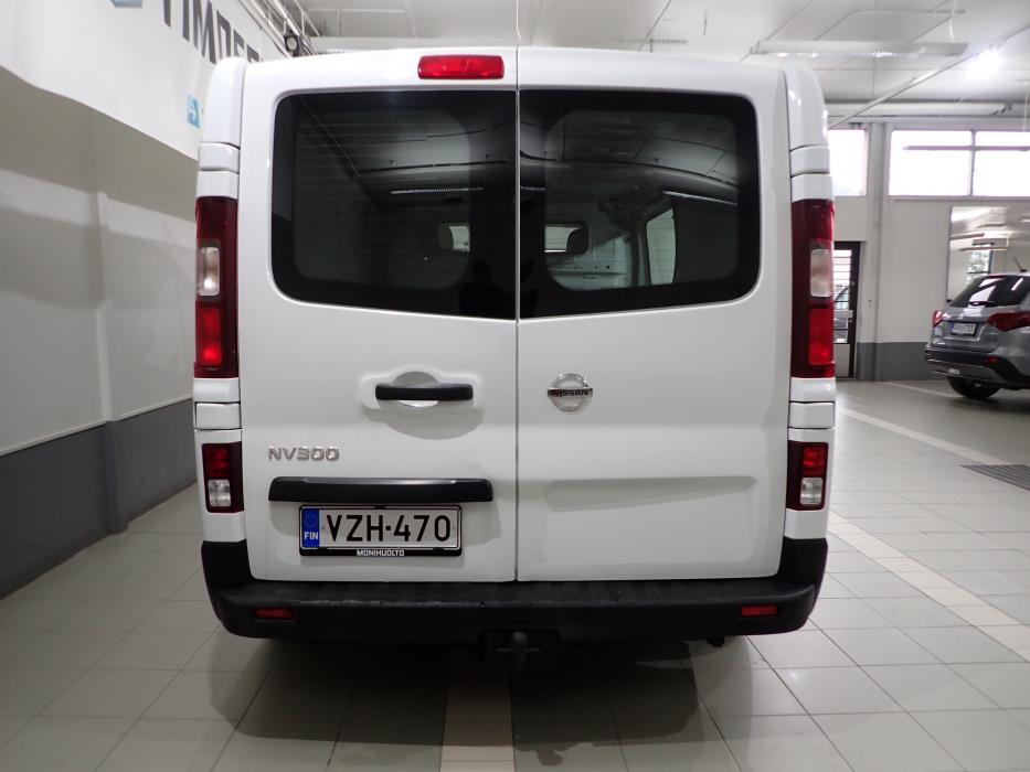 NISSAN NV300 2018