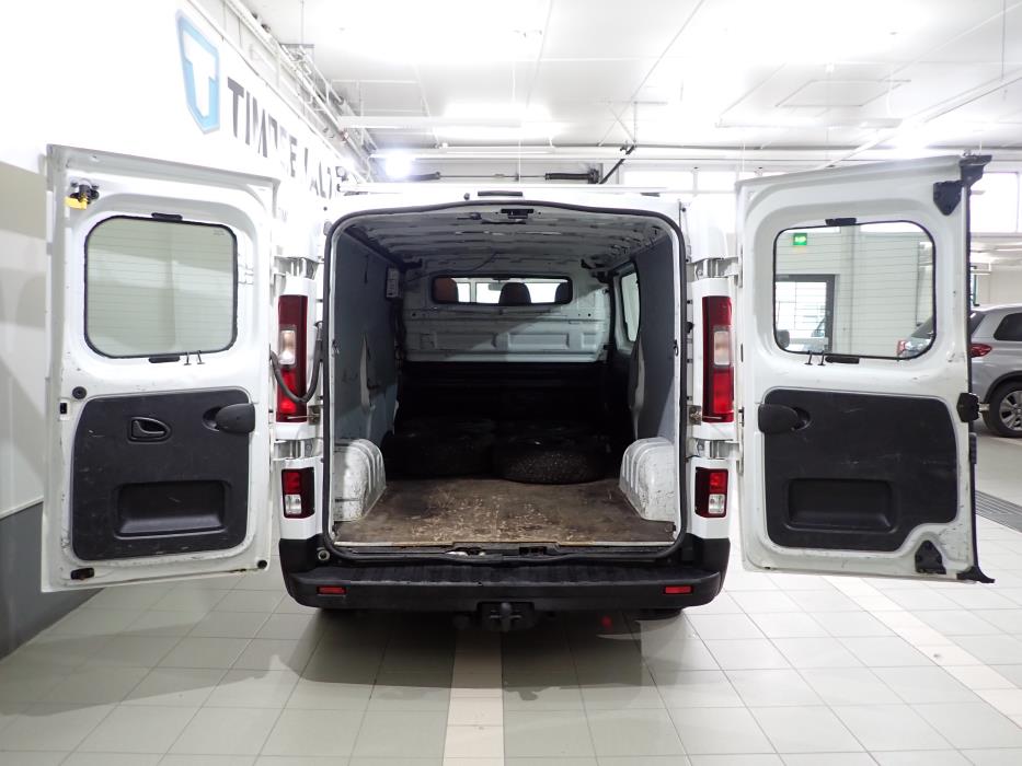 NISSAN NV300 2018